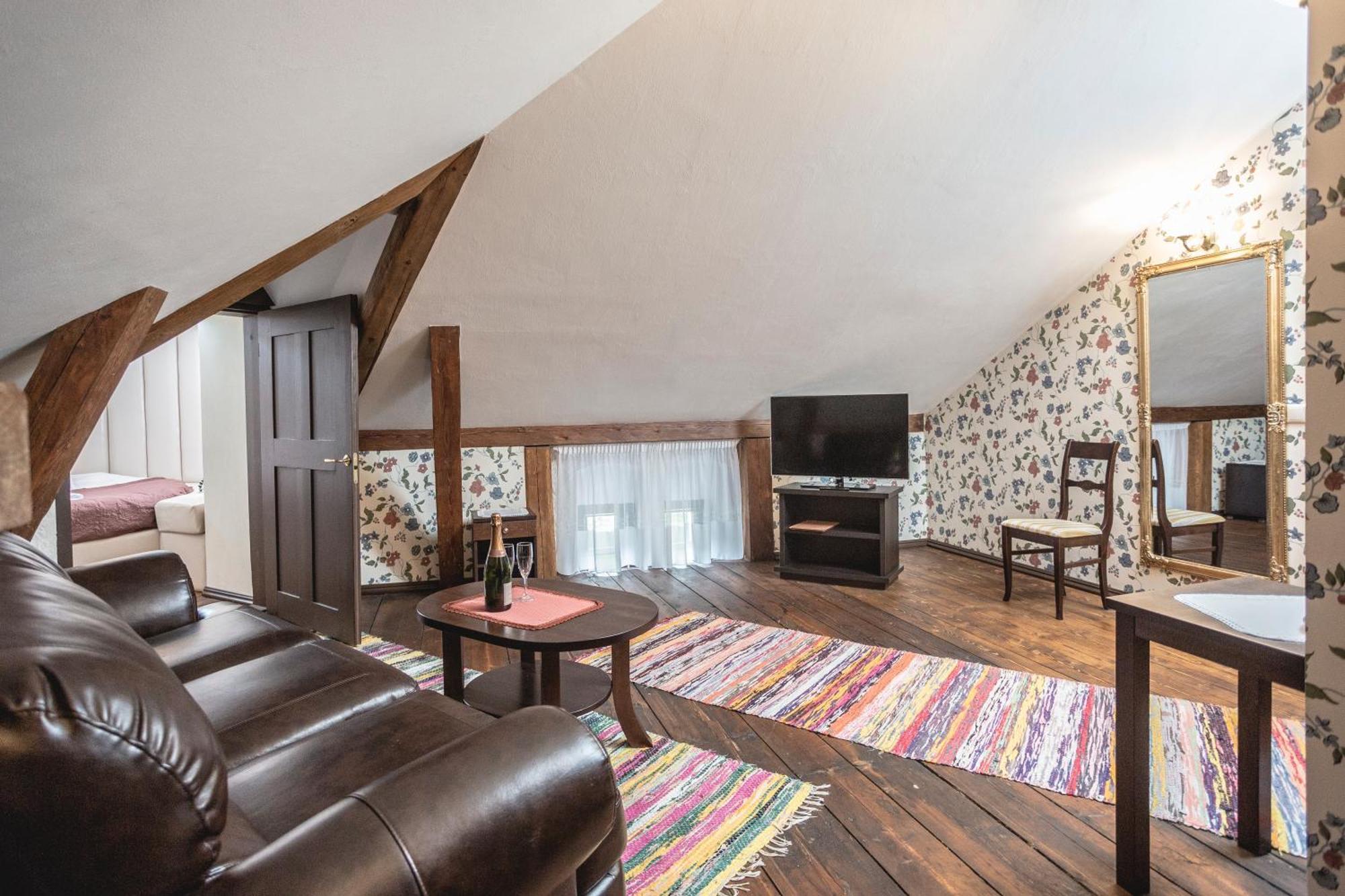 Castle Hotell 3*