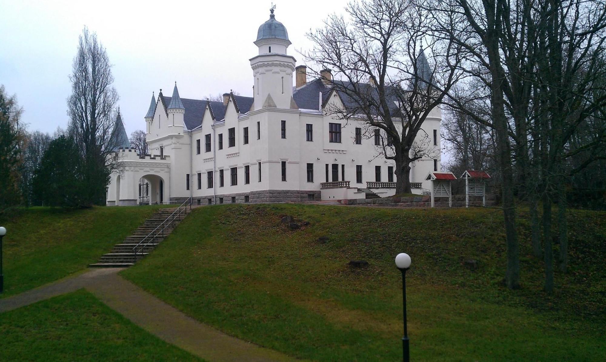 Castle Hotelli